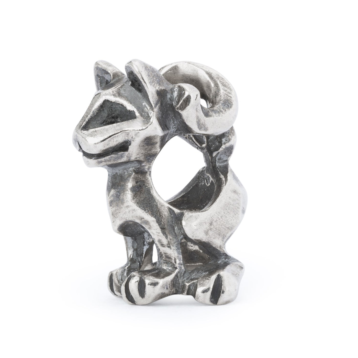 Little lionheart a Jewellery cat bead in silver.