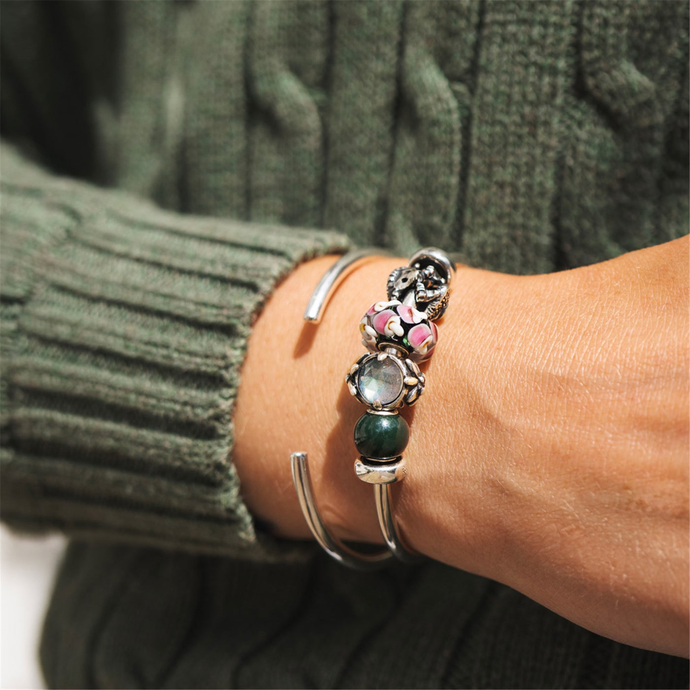 Rund grøn chalcedon