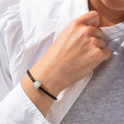 Grå Månesten Læderarmbånd