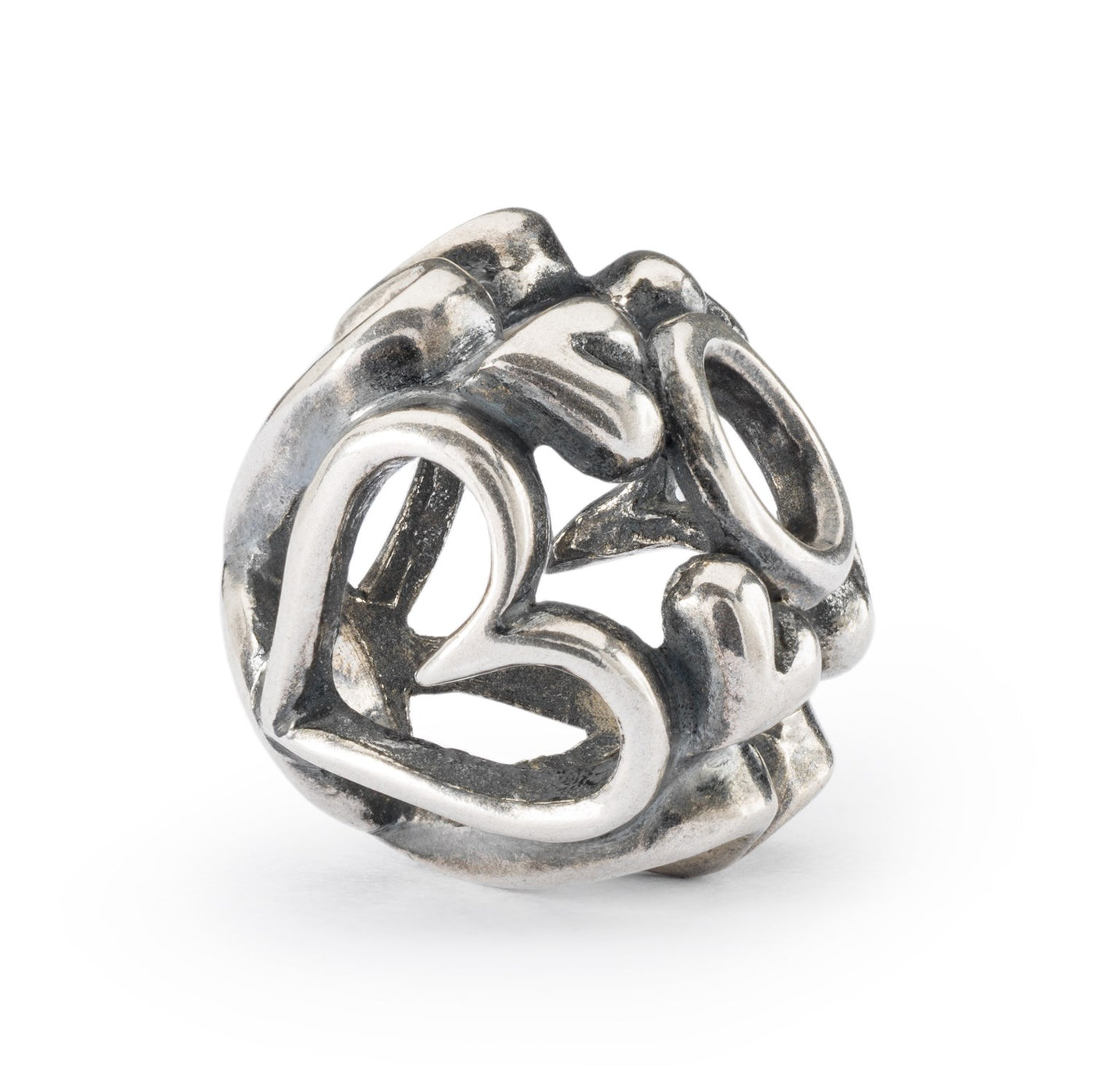 Hjertevenner vedhæng - Et charmerende og romantisk sølvvedhæng med hjerter forbundet, hvilket symboliserer kærlighed og omsorg.