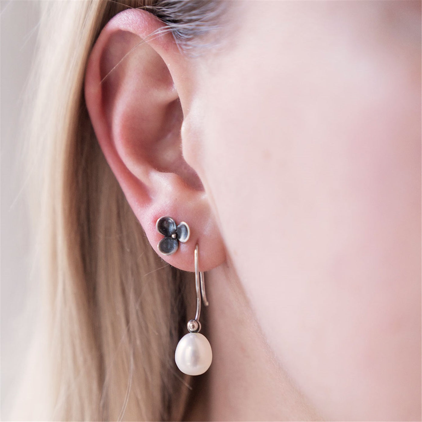 Hvid perle oval øreringe vedhæng